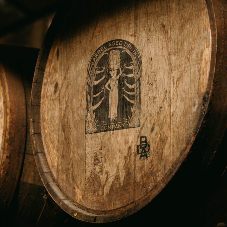 Création identité visuelle pour Barrel Aged Drinks Company. Logo par Alexandra Le Dily graphiste illustratrice Lorient